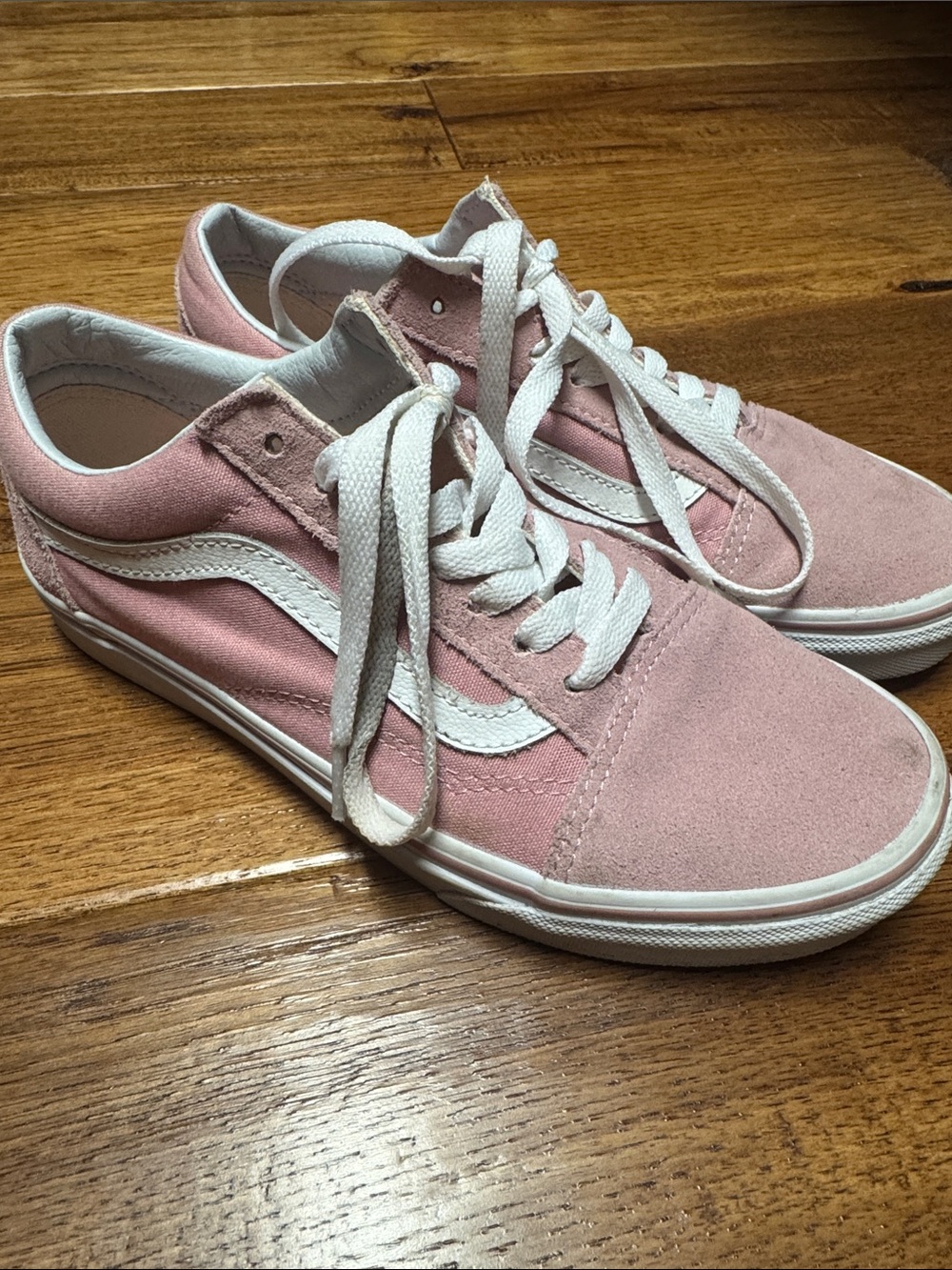 Vans Classic Old Skool Sneakers in Light Pink and White